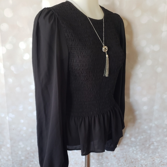 *LAST ONE* Leyden Smocked Textured Top - Picture 5 of 13